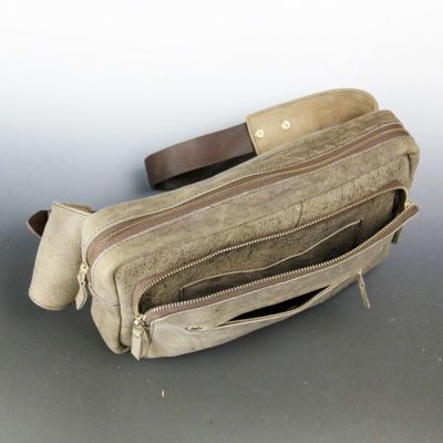 kudu] KD SQUARE BODYBAG | Wath'z